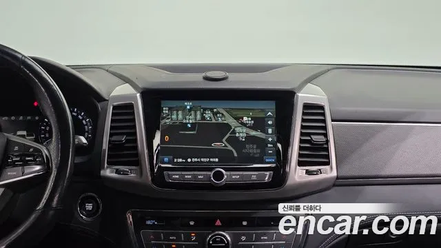 KGM Rexton 2018 thumb 12