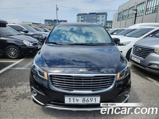 Kia Carnival 2015 thumb 6
