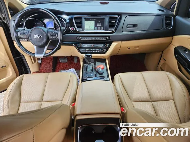Kia Carnival 2015 thumb 7