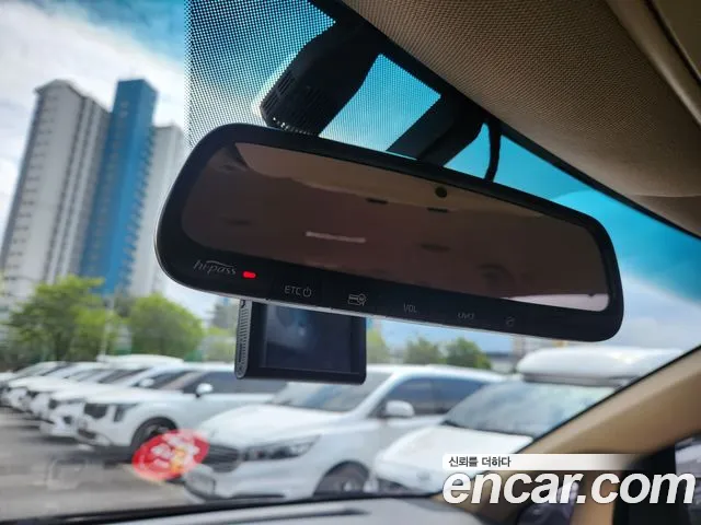 Kia Carnival 2015 thumb 12