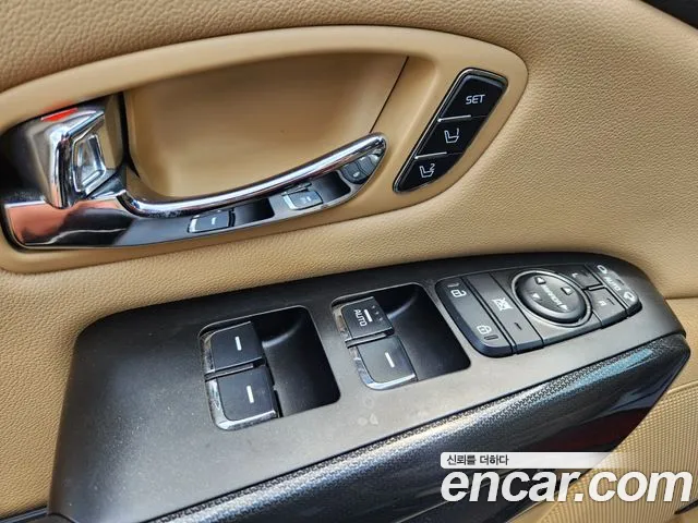 Kia Carnival 2015 thumb 8