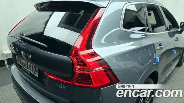 Volvo XC60 2018 thumb 5