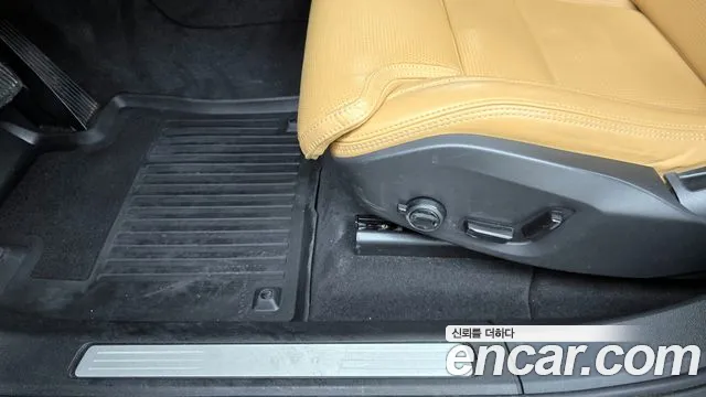 Volvo XC60 2018 thumb 12