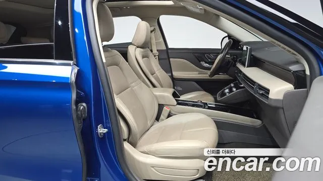 Lincoln Corsair 2021 thumb 2
