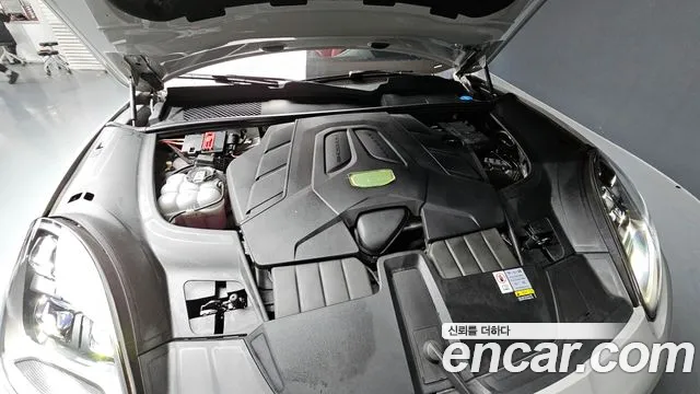 Porsche Cayenne 2023 thumb 7