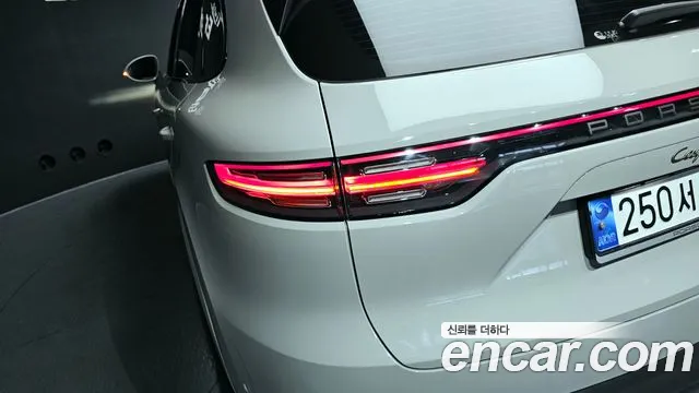 Porsche Cayenne 2023 thumb 10