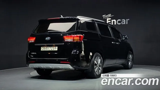 Kia Carnival 2017 thumb 3