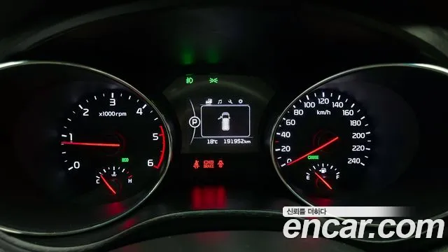 Kia Carnival 2017 thumb 5