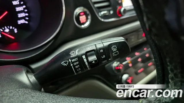 Kia Carnival 2017 thumb 9
