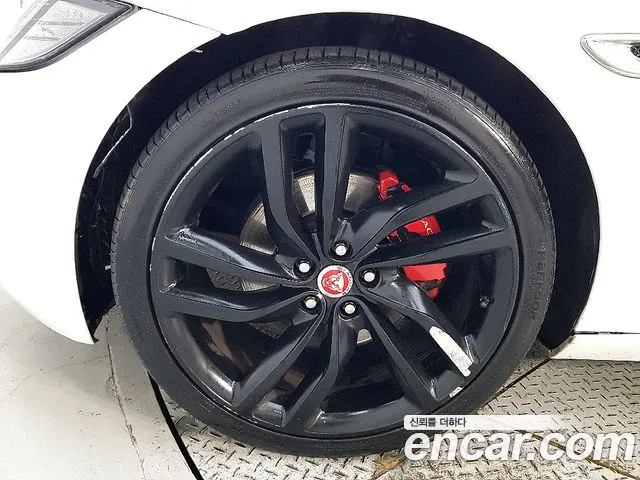 Jaguar XF 2016 thumb 5