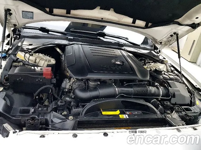 Jaguar XF 2016 thumb 12