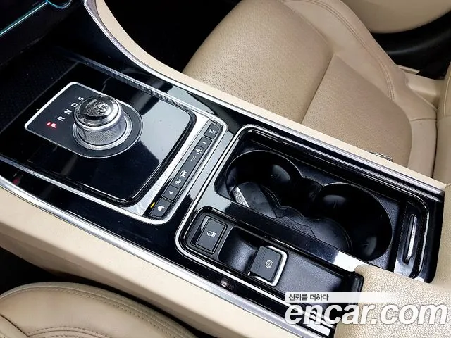 Jaguar XF 2016 thumb 4