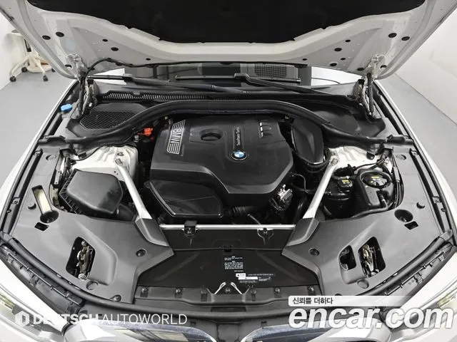 BMW 5 серии 2019 thumb 12
