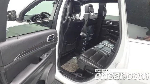 Jeep Grand Cherokee 2018 thumb 9