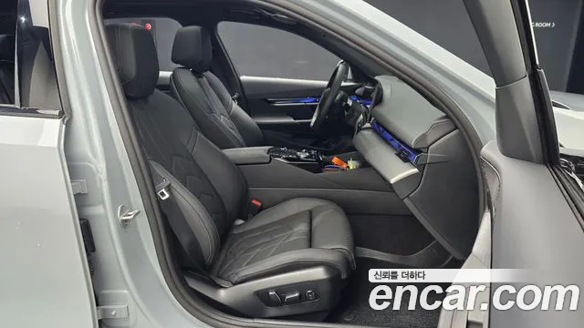 BMW 5 серии 2025 thumb 2