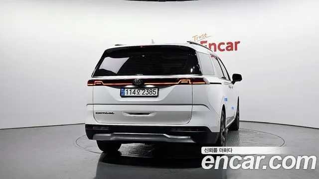 Kia Carnival 2021 thumb 11