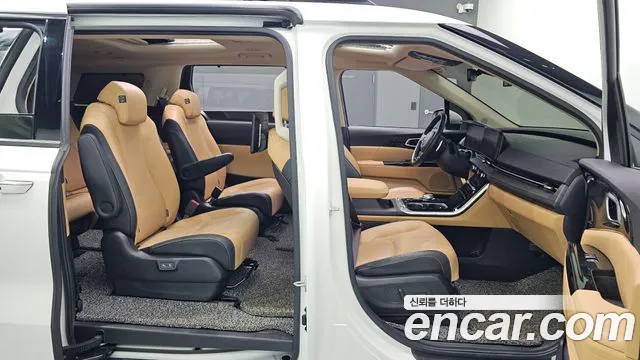 Kia Carnival 2021 thumb 10