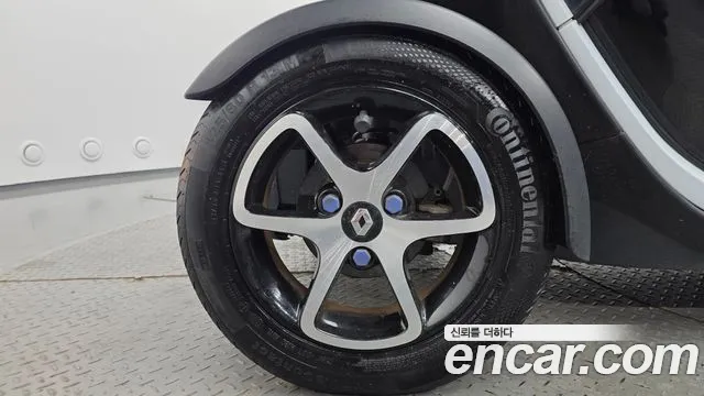 Renault Twizy 2017 thumb 10