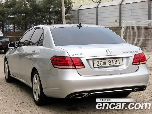 Mercedes-Benz E-Class 2014 thumb 3