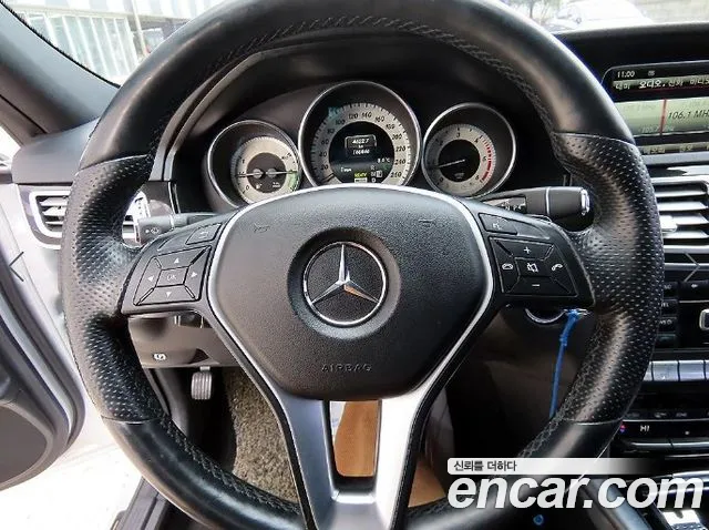 Mercedes-Benz E-Class 2014 thumb 6