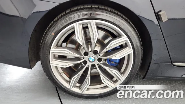 BMW 7 серии 2018 thumb 11