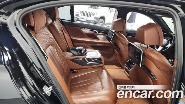 BMW 7 серии 2018 thumb 2