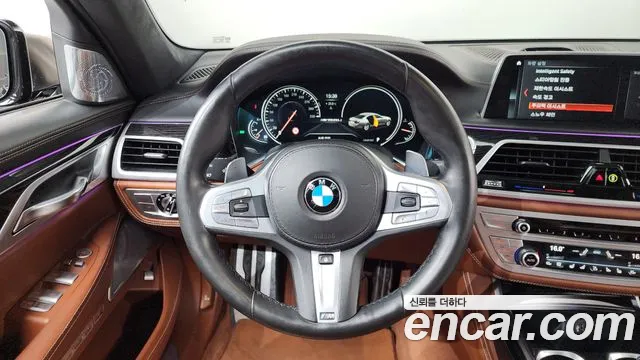 BMW 7 серии 2018 thumb 9