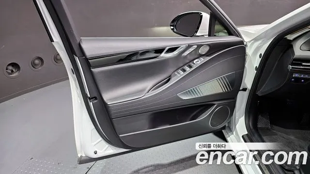 Genesis G80 2020 thumb 2