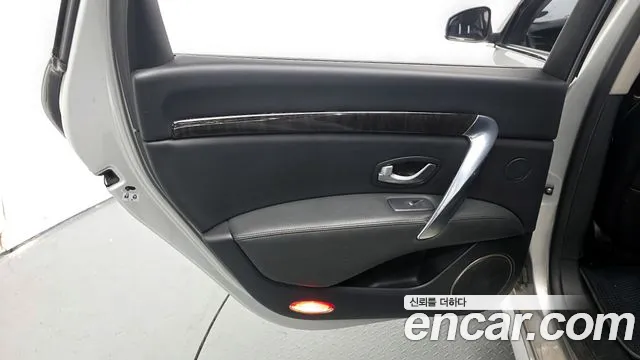 Renault SM7 2011 thumb 9