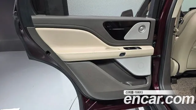Lincoln Aviator 2020 thumb 12