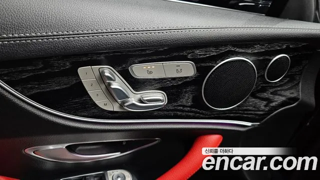 Mercedes-Benz E-Class 2017 thumb 11
