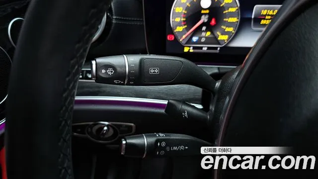Mercedes-Benz E-Class 2017 thumb 10