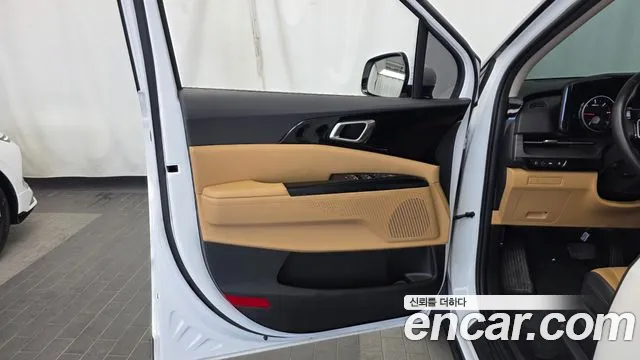 Kia Carnival 2022 thumb 3