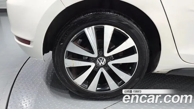 Volkswagen Golf 2012 thumb 3