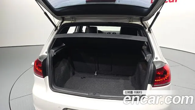 Volkswagen Golf 2012 thumb 4
