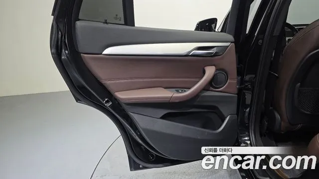BMW X1 2022 thumb 11