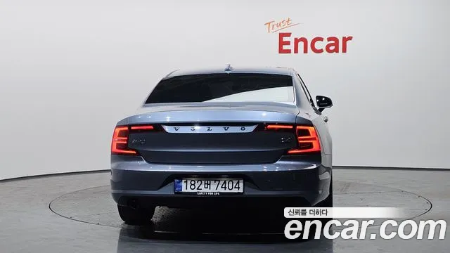 Volvo S90 2017 thumb 2