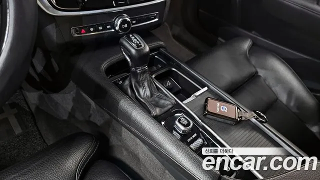 Volvo S90 2017 thumb 3