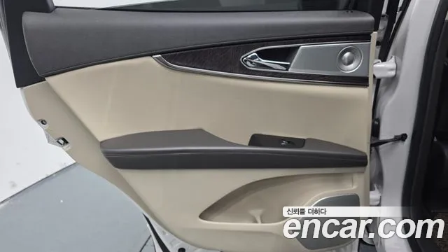 Lincoln Nautilus 2019 thumb 10