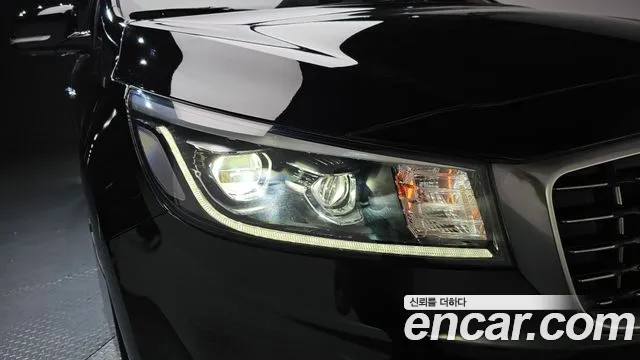 Kia Carnival 2018 thumb 4