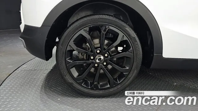KGM TIBOLI 2018 thumb 9