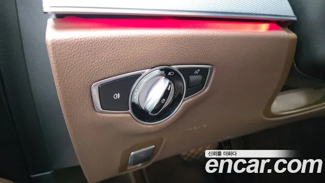 Mercedes-Benz E-Class 2018 thumb 8