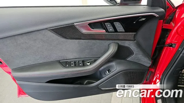 Audi S4 2023 thumb 3