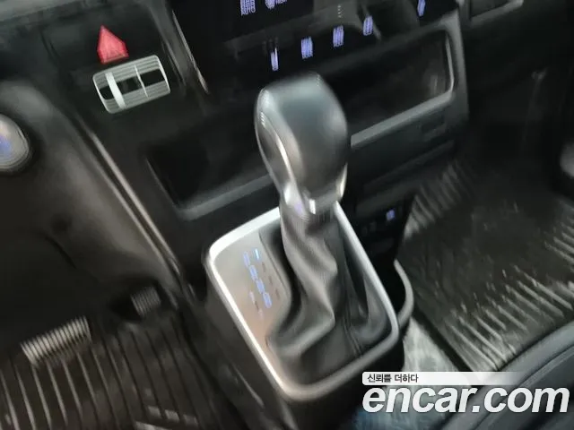 Hyundai Staria 2022 thumb 4