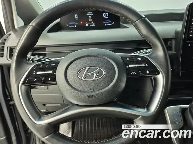 Hyundai Staria 2022 thumb 5