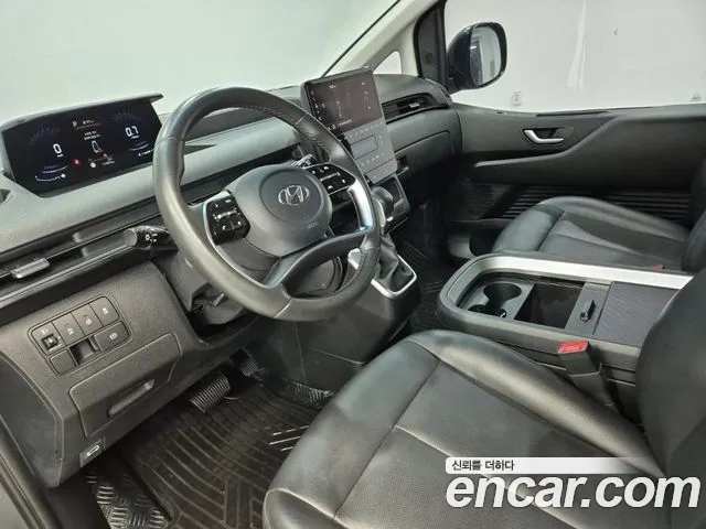 Hyundai Staria 2022 thumb 10