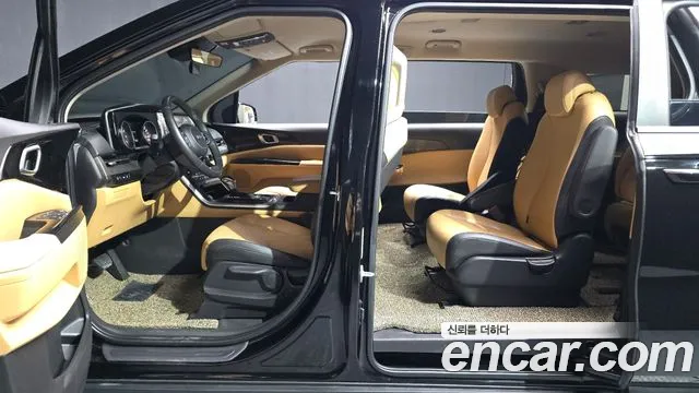 Kia Carnival 2023 thumb 2