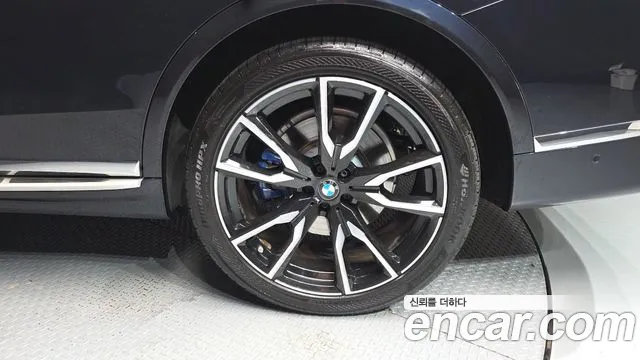 BMW X7 2021 thumb 10