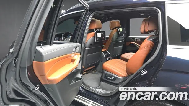 BMW X7 2021 thumb 3
