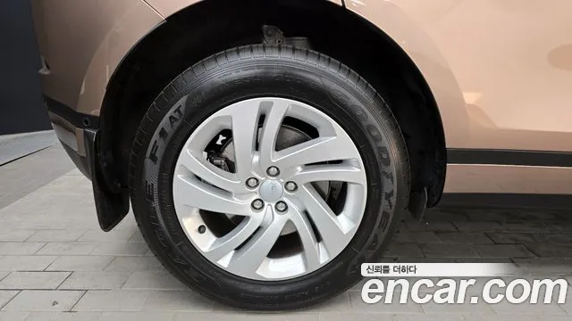 Land Rover Range Rover Evoque 2025 thumb 4